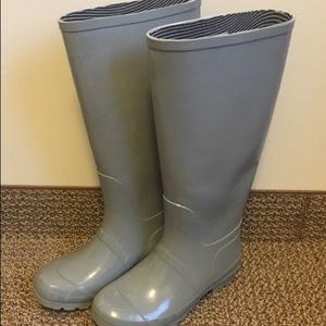 Women's grey rain boots