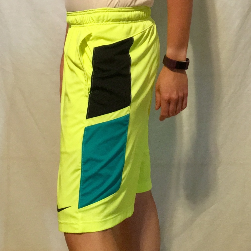 🏀Men's Size Small Nike basketball shorts🏀