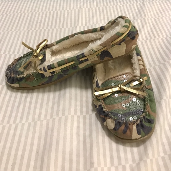 airwalk camo moccasins