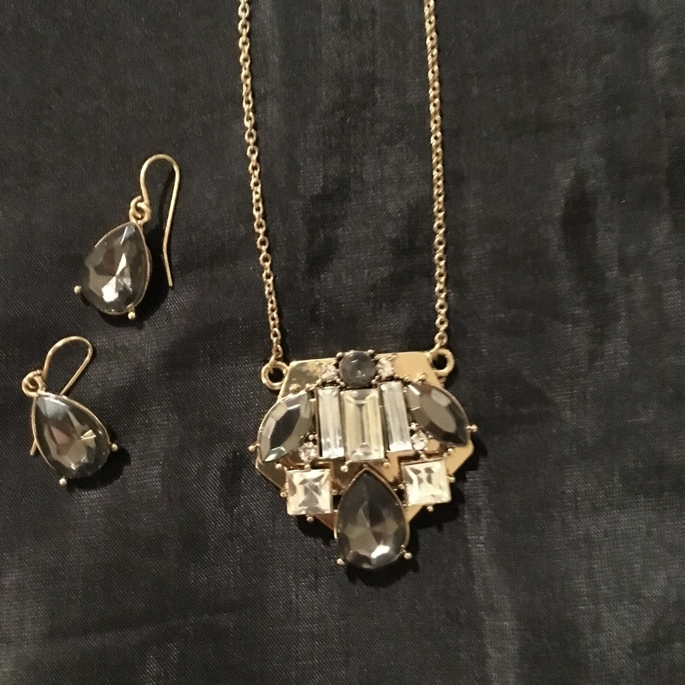 Smoky Crystal dada necklace w/earrings