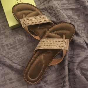 Gold sparkle detail flip flops