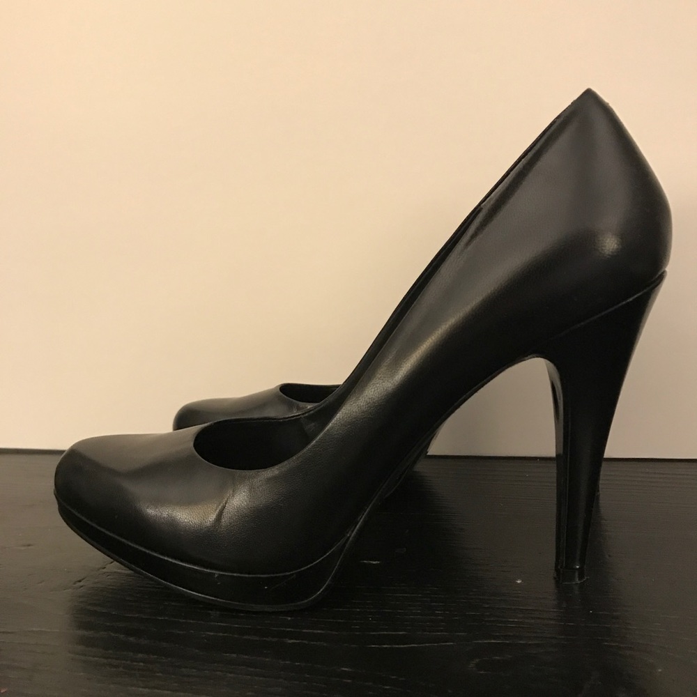 Nine West Black Pumps