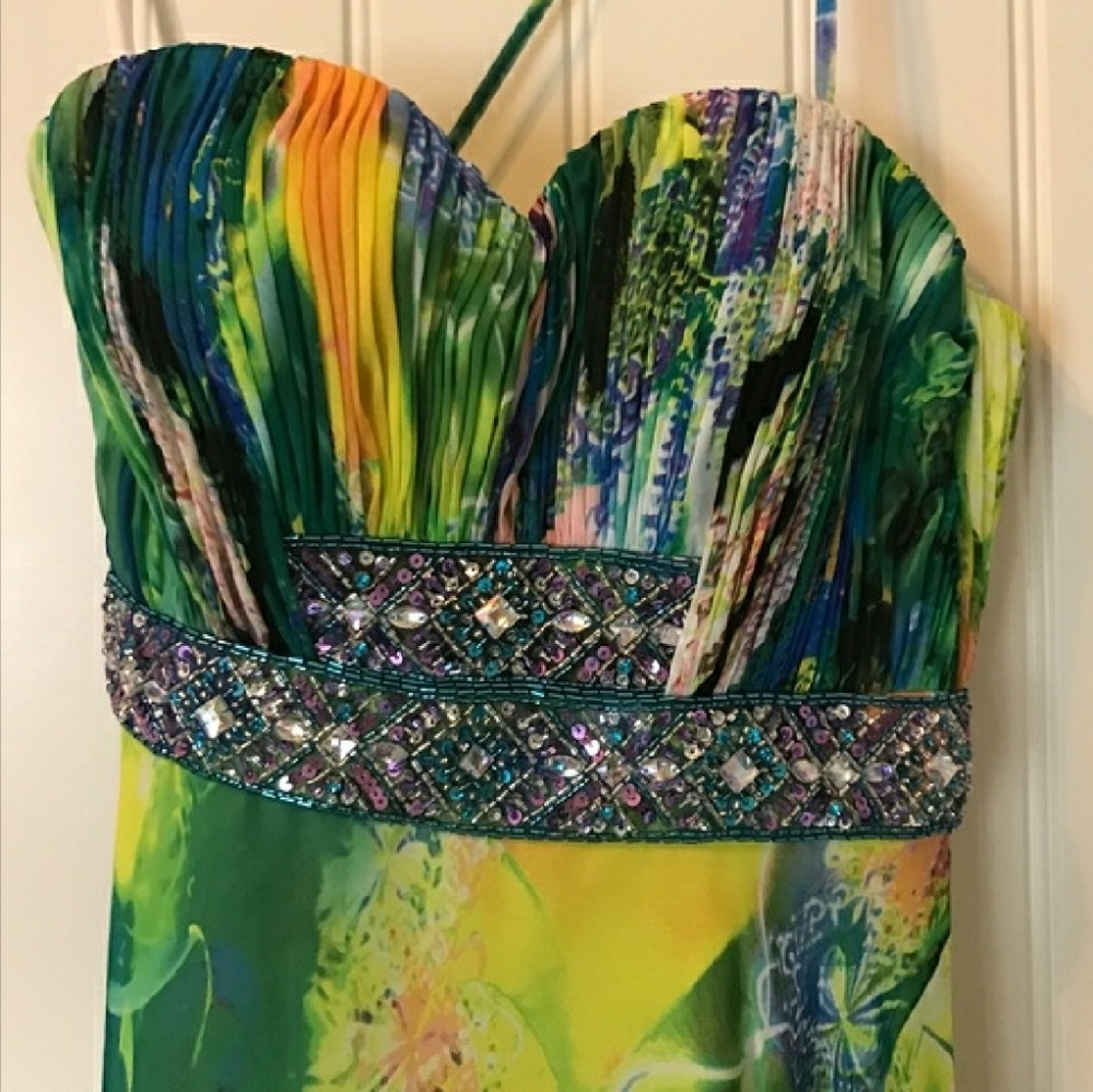 Tony bowls long formal dress, size 4