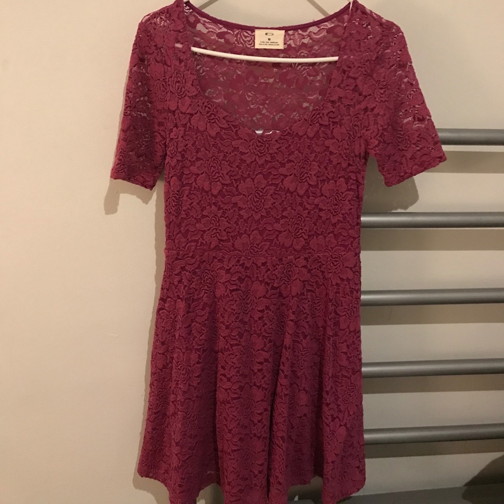Short sleeved lace magenta mini dress