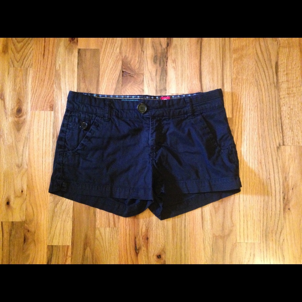 Freestyle Black Shorts