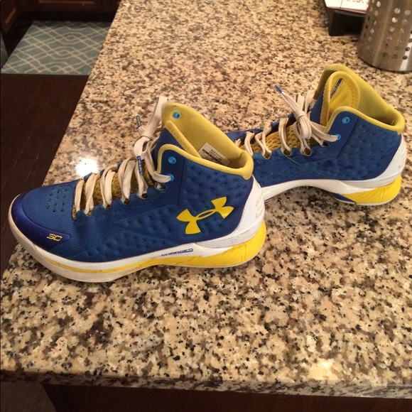 Steph Curry yellow & blue size 7Y - Picture 4 of 4