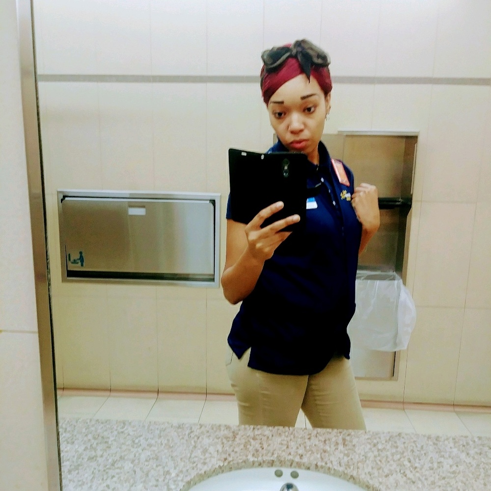 Meet your Posher, Ebony