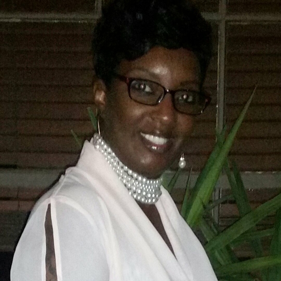 Meet your Posher, Linda - Picture 1 of 1