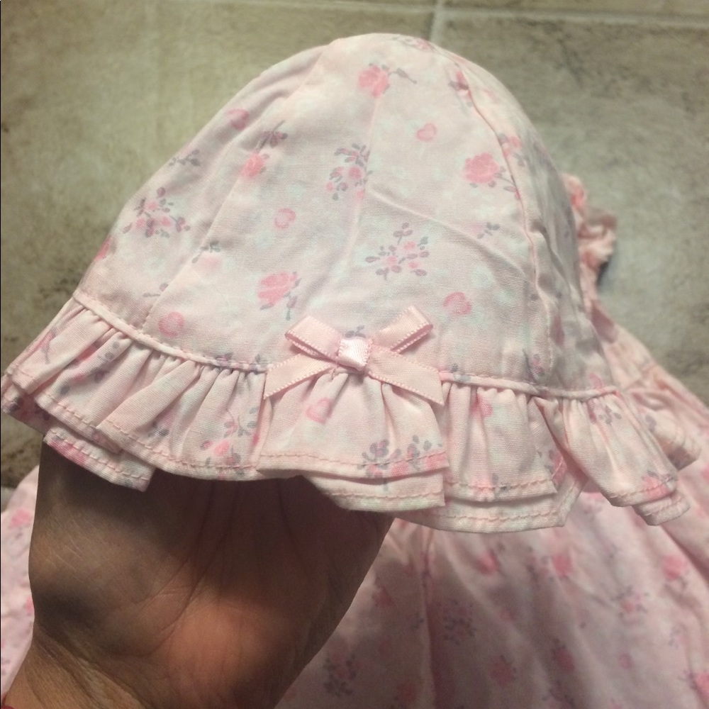 Dress and hat - Picture 2 of 3