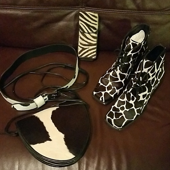 phone carrier - Picture 1 of 6