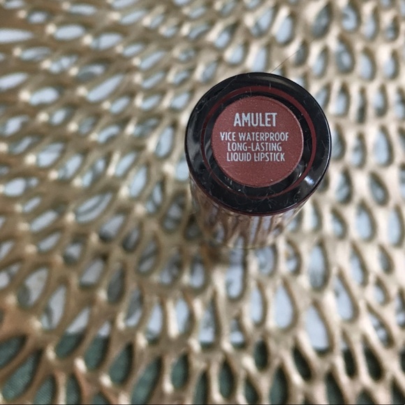 Urban Decay Vice Liquid Lipstick in Amulet 0.75 mL - Picture 5 of 8