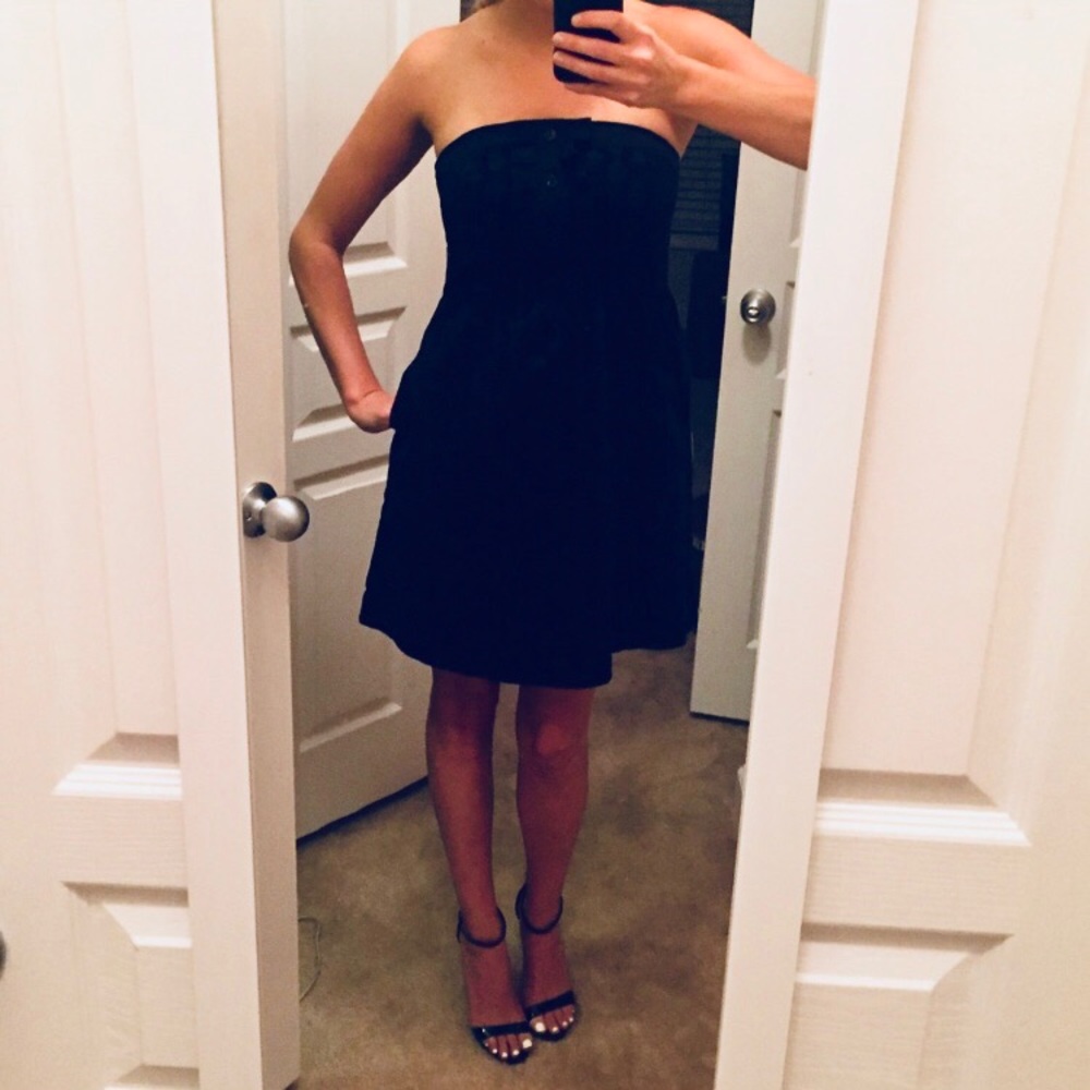 #LBD #strapless #velvet #holiday Cocktail Dress
