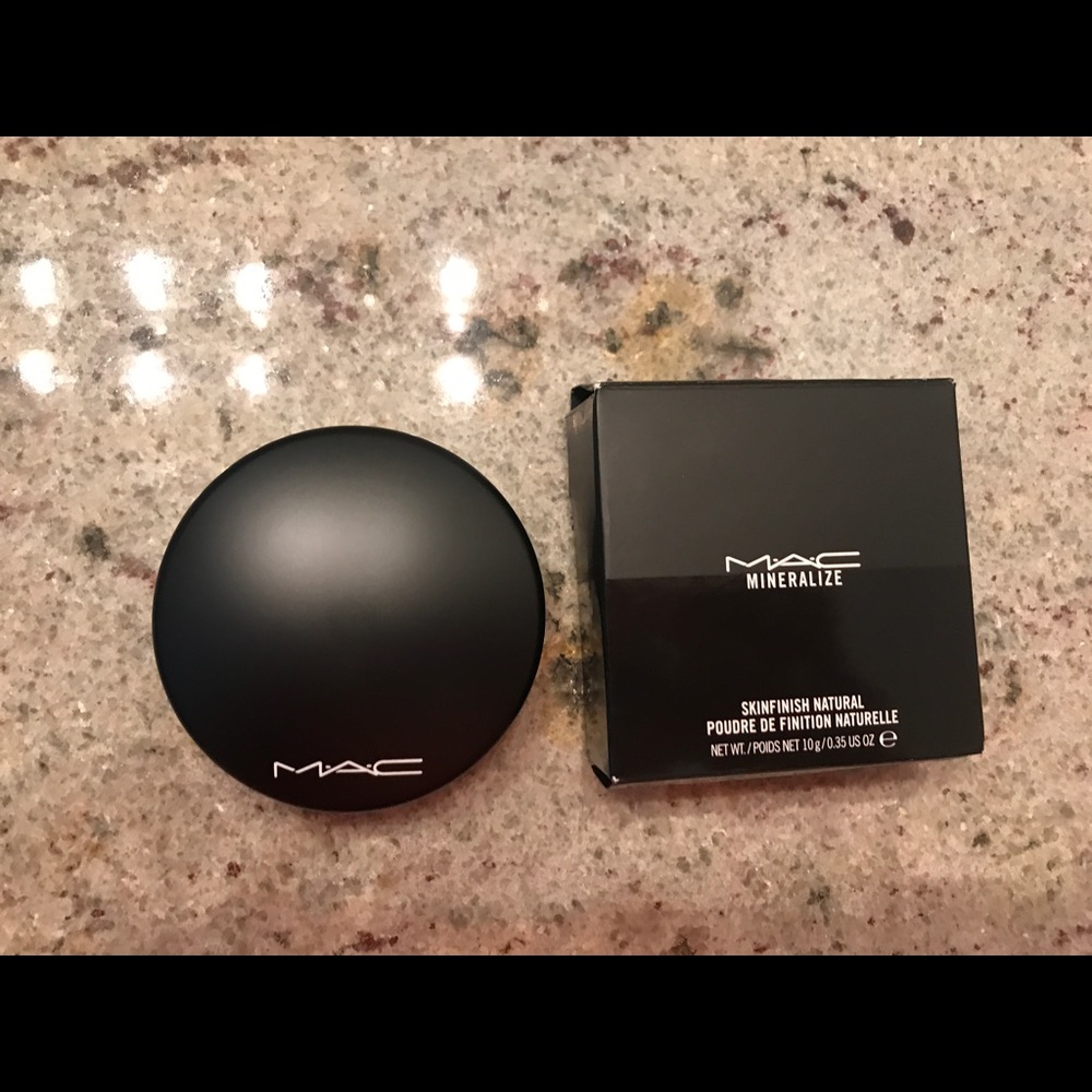 M.A.C Mineralize skin finish