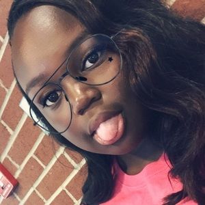 Meet your Posher, Carlana