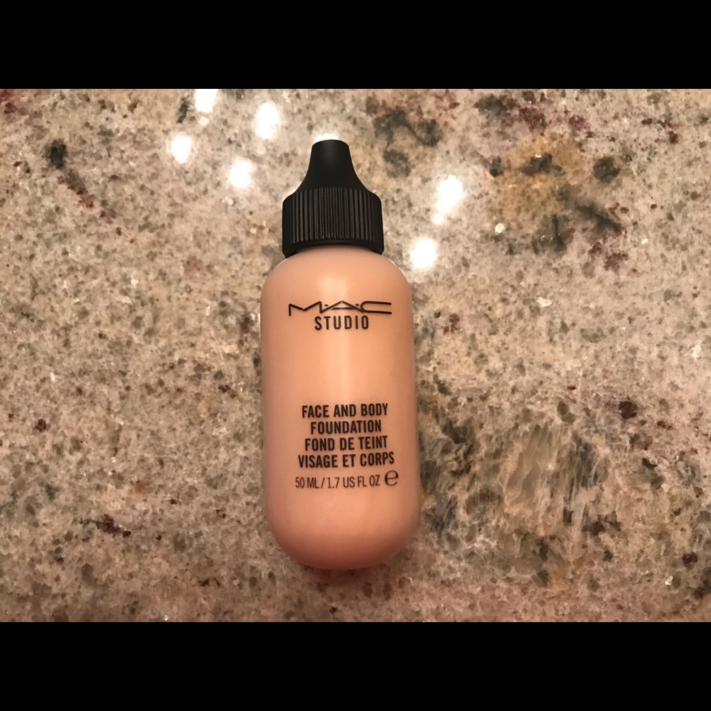 M.A.C studio face and body foundation