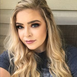 Meet your Posher, Abbie