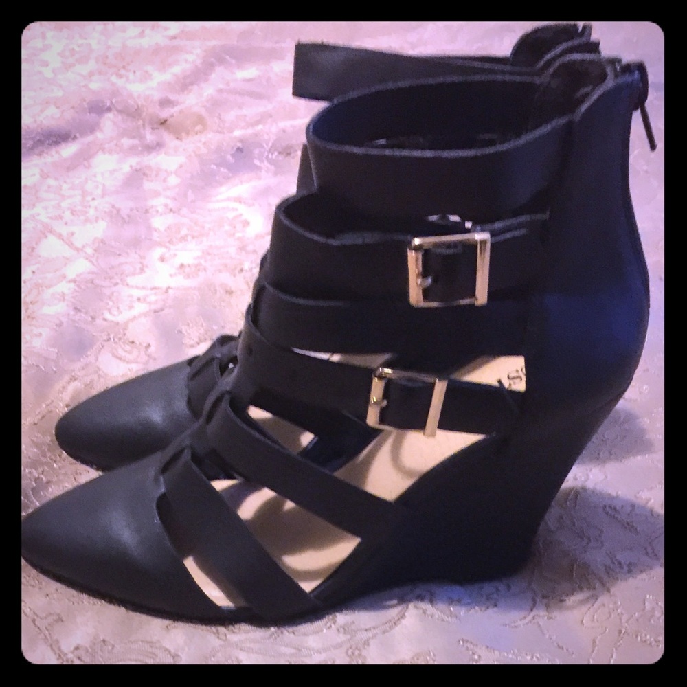 Just fab black wedges