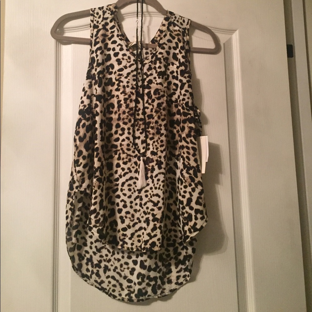 Pocket tank with tassel necklace