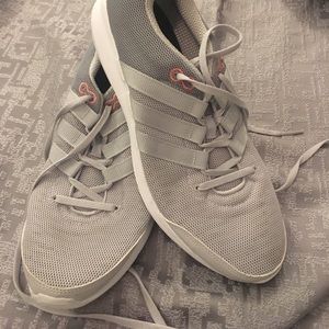 Gray Adidas Sneaker Barely Worn