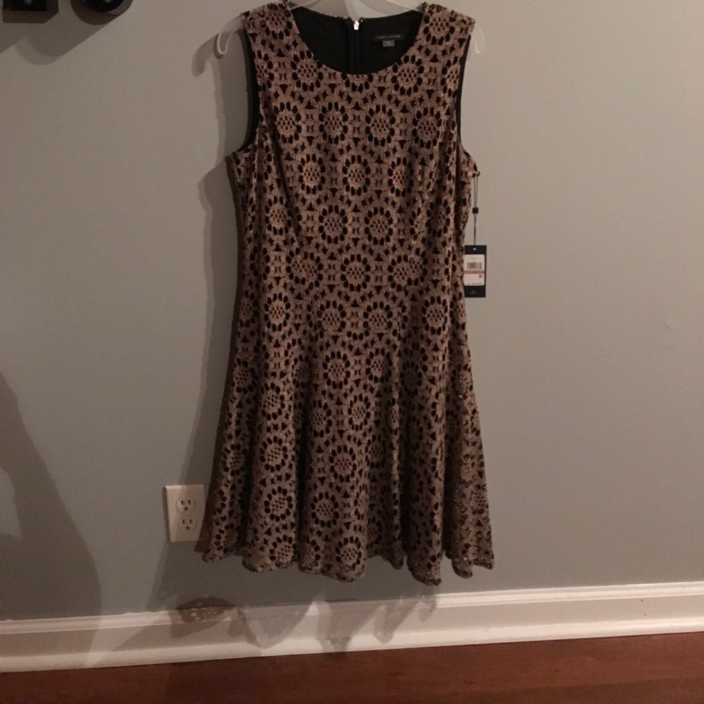 Tommy Hilfiger lace sleeveless dress. - Picture 2 of 6