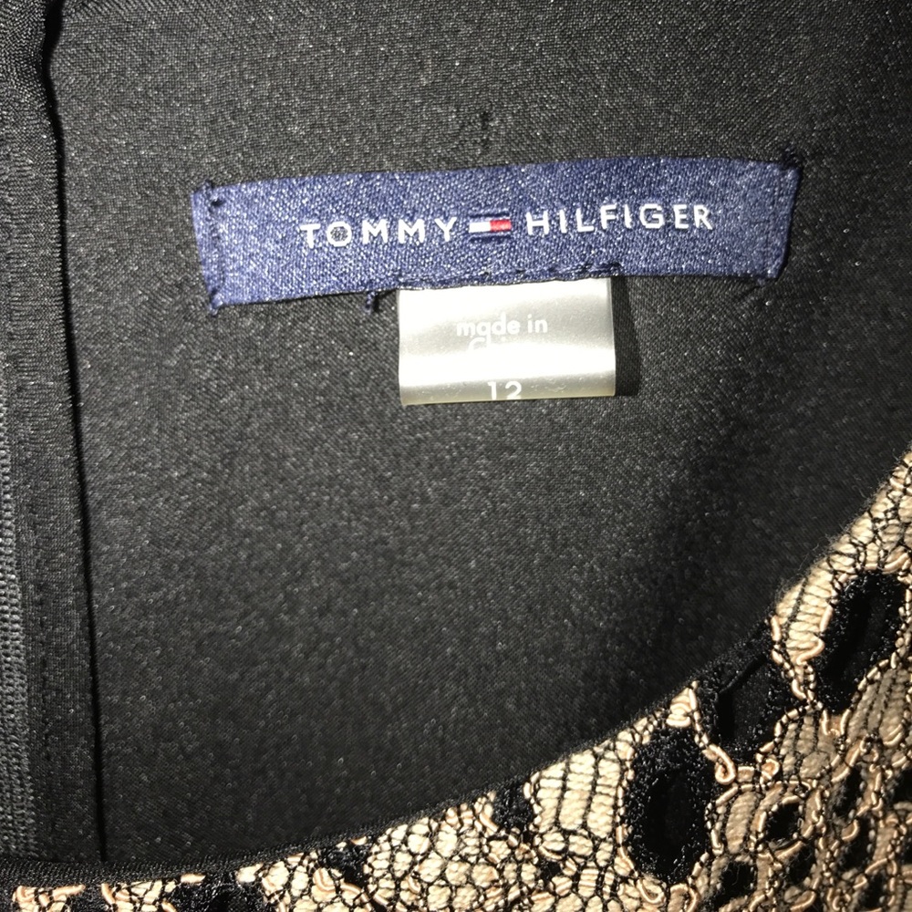 Tommy Hilfiger lace sleeveless dress. - Picture 5 of 6
