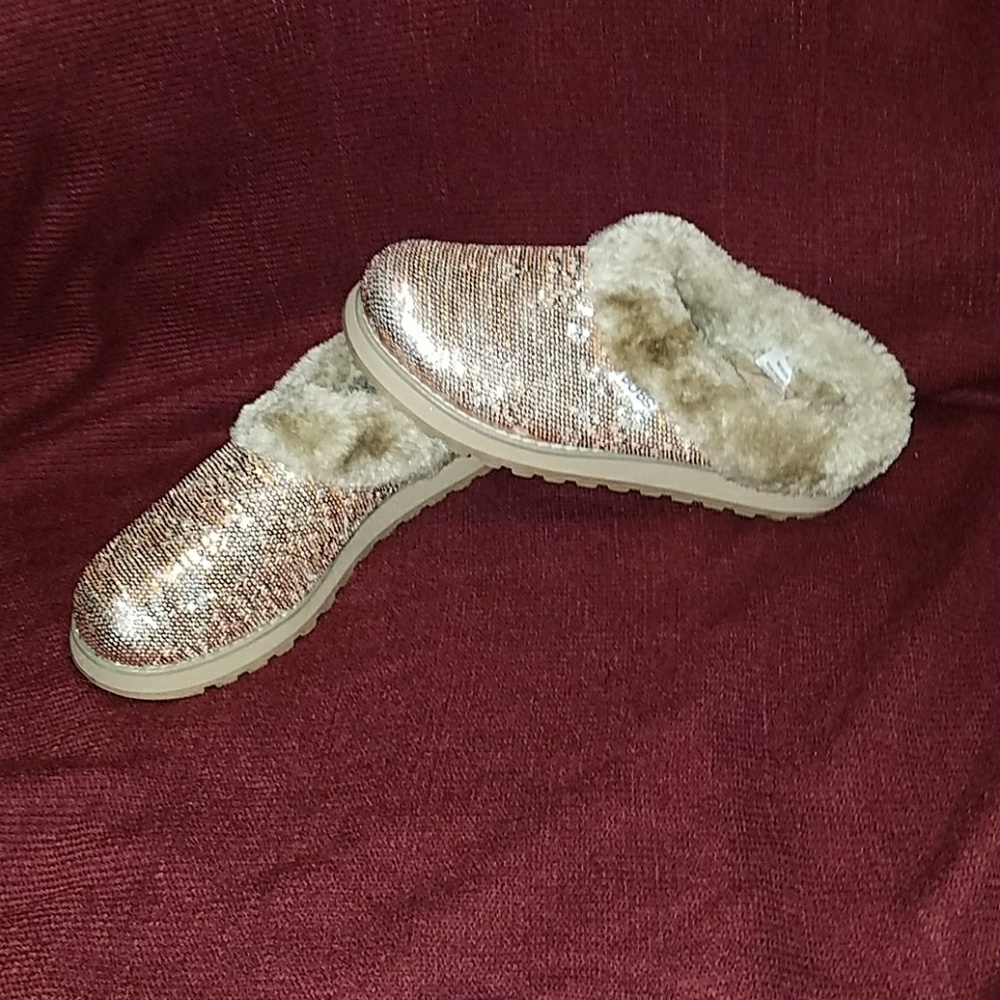 BN BOBS BY SKETCHERS SLIPON SHOES