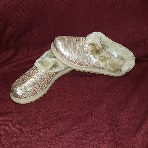 BN BOBS BY SKETCHERS SLIPON SHOES