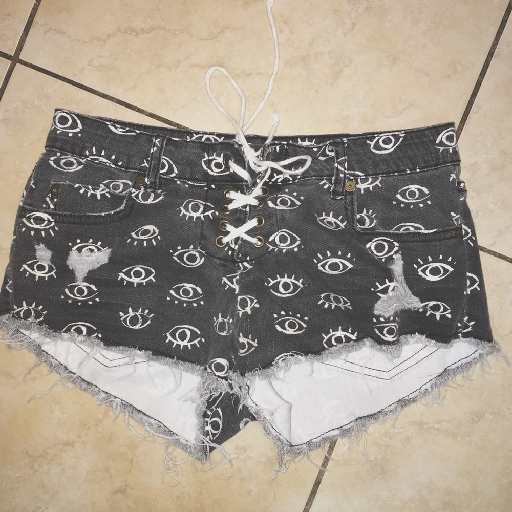 Tie-Up Funky Eye Print Shorts