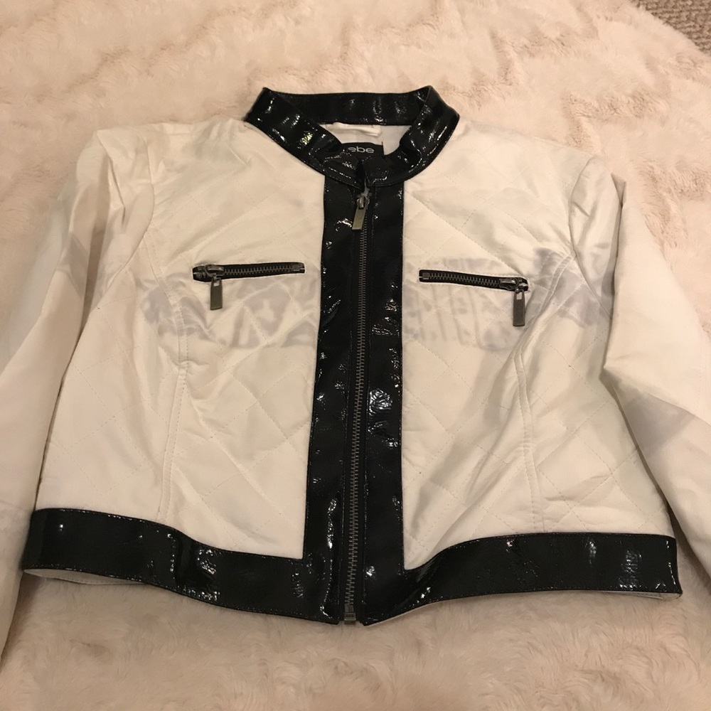 ❤️BLACK AND  WHITE CROP LEATHER JACKET