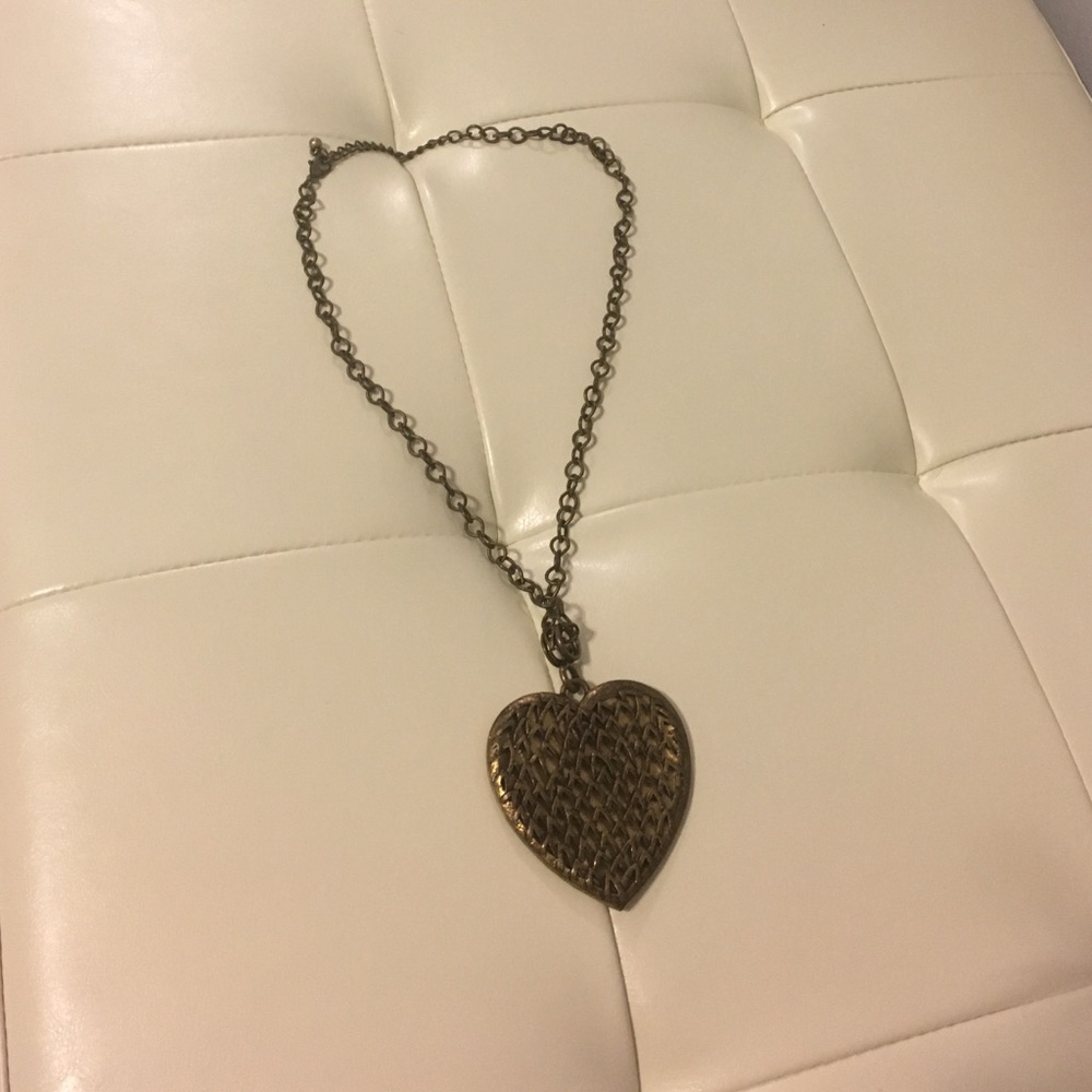 Retro heart necklace
