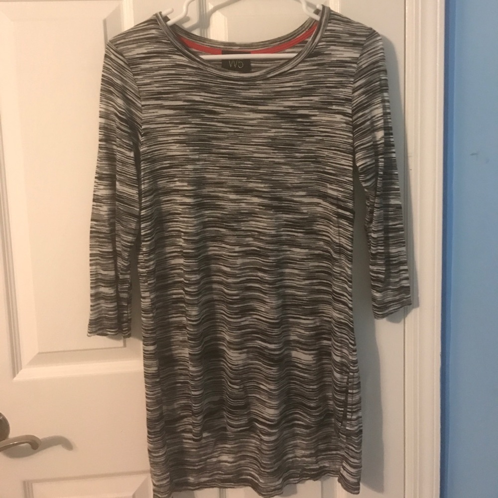 High-low longsleeve black and white shirt