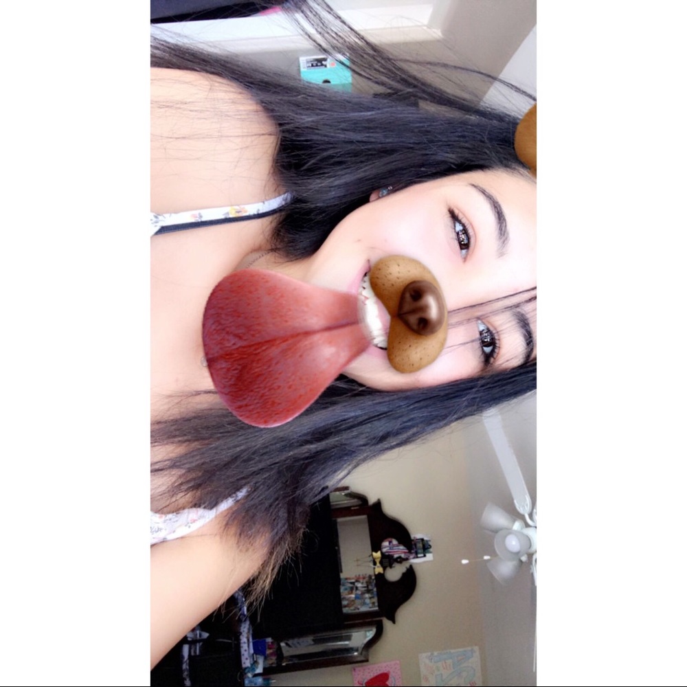 Meet your Posher, Carolina