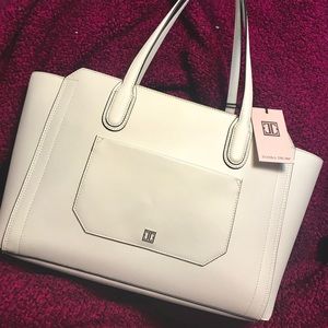 BRANDNEW IVANKA TRUMP PURSE with tag ❤️
