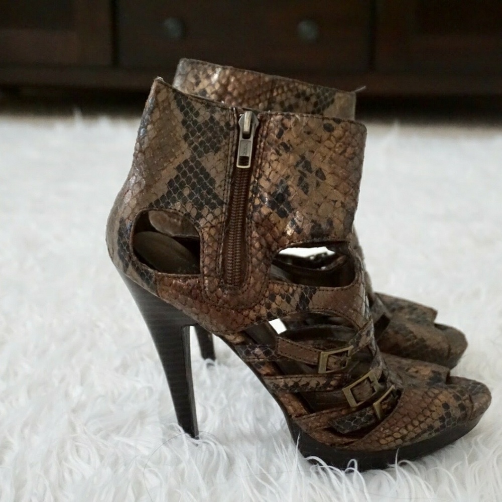 Faux snakeskin pumps