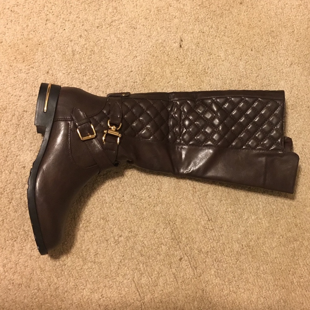 Boots - Picture 2 of 3