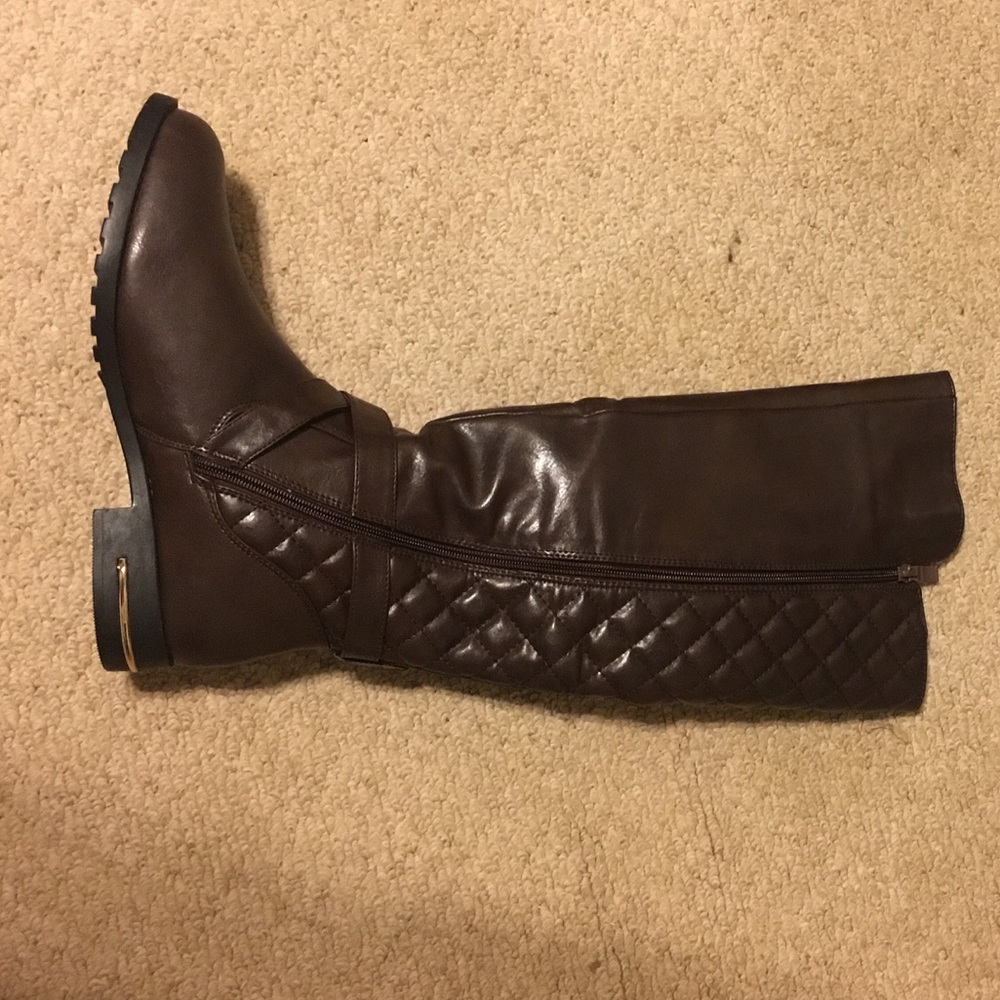 Boots - Picture 3 of 3