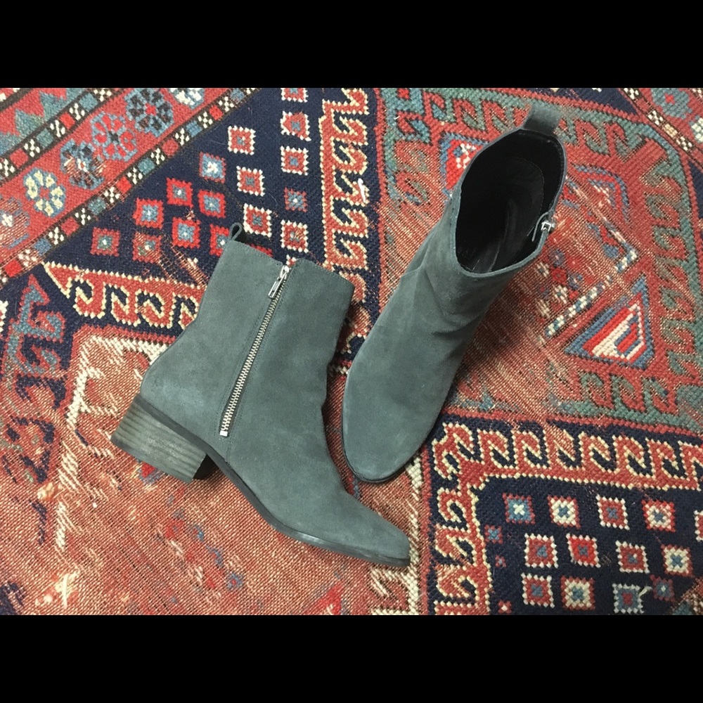 Gap grey side-zip suede boots, size 8