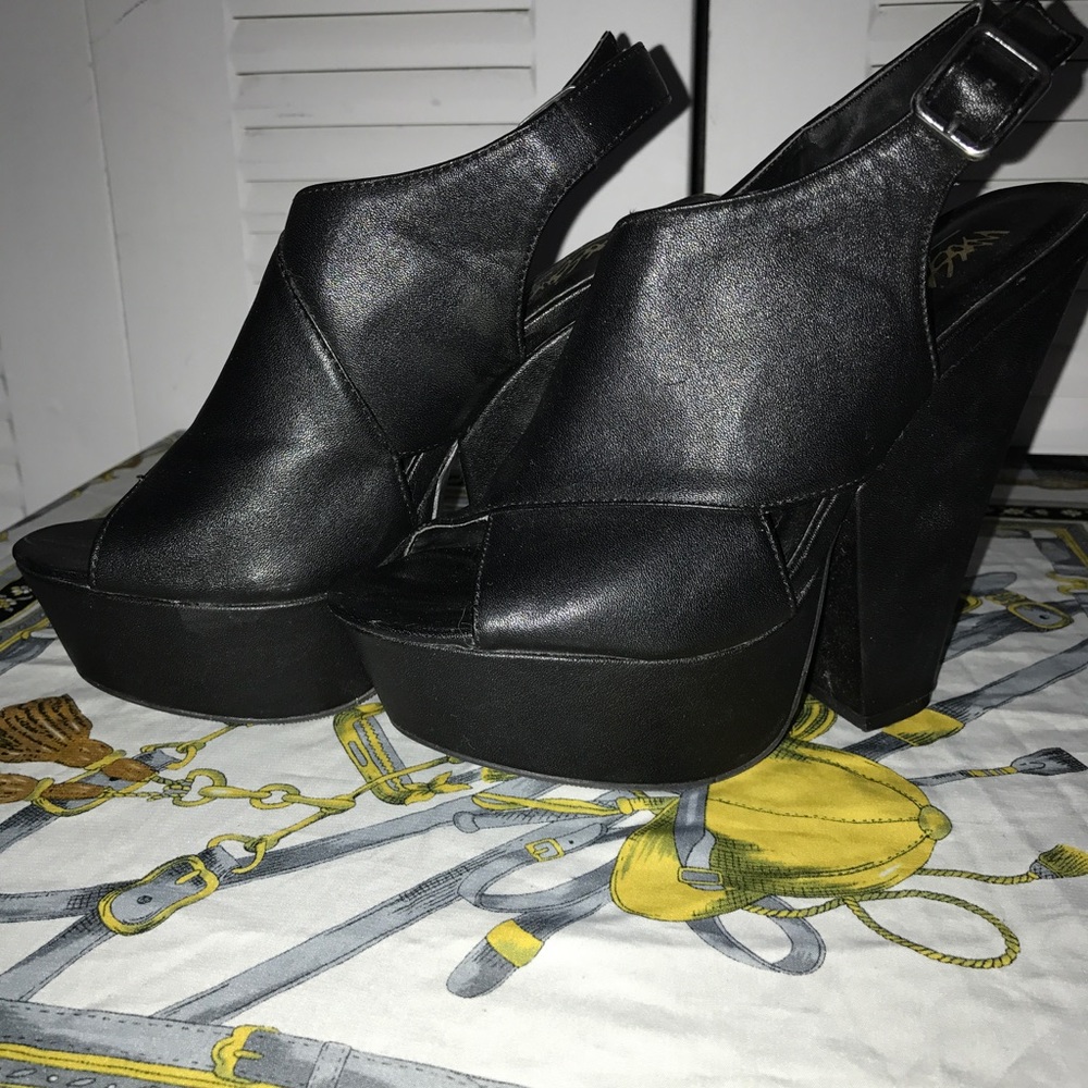 🌟BLACK CHUNKY HEEL WEDGES🌟