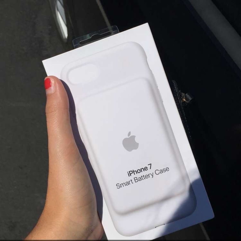 iPhone 7 charging case