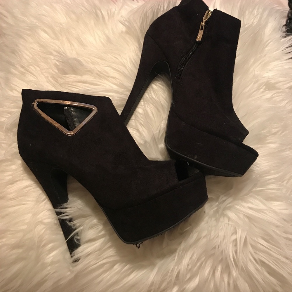 Bebe booties! 😍