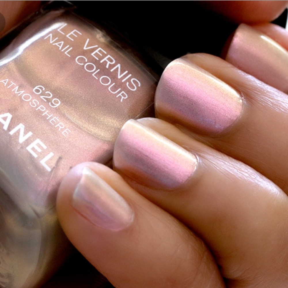 CHANEL Nail Polish