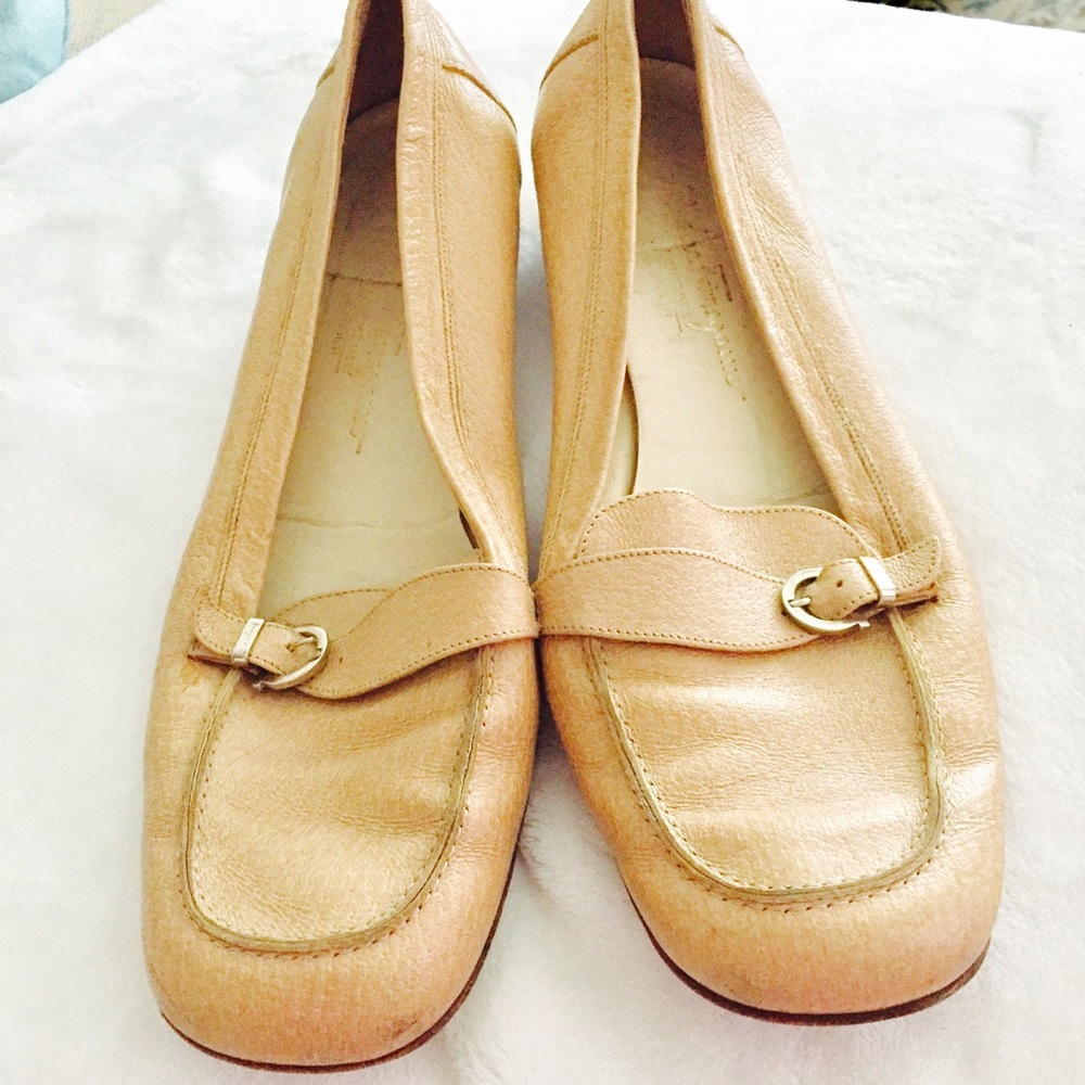 Salvatore Ferragamo beige leather loafers