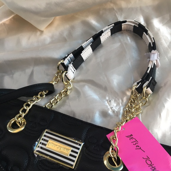 ☠️NWT Betsey Johnson Skulls Tote with Pouch - Picture 5 of 8