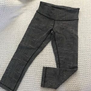 Lululemon wunder under crops