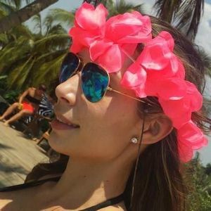 Meet your Posher, Maria