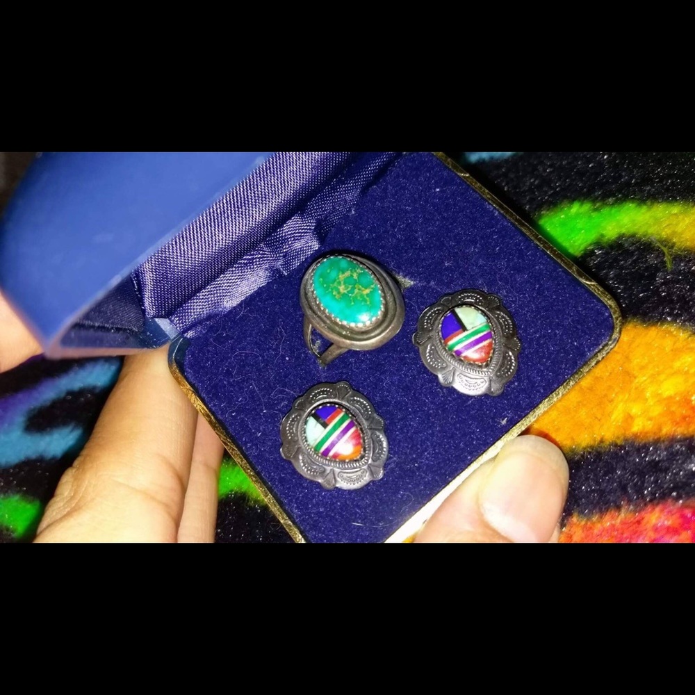Beautiful RARE 6 Stone gem earrings and ring