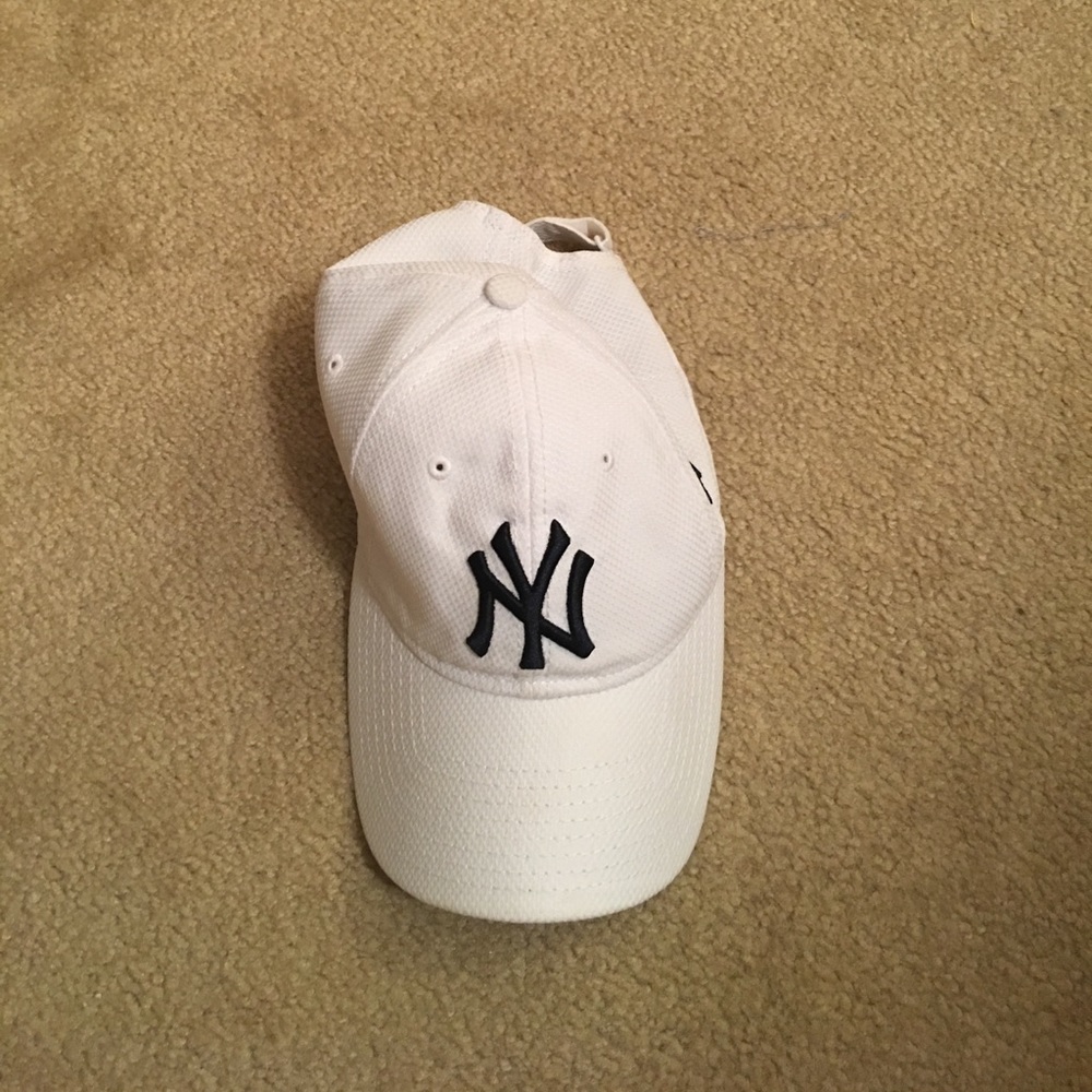 New York Yankees hat