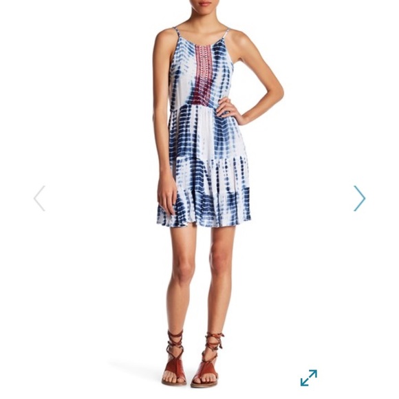 Romeo & Juliet Couture Other - Romeo + Juliet Coverup Dress