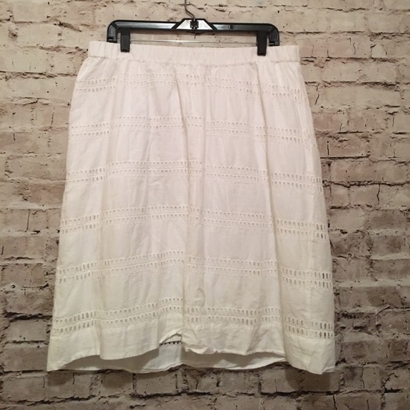 Maternity White Skirt - Picture 1 of 3