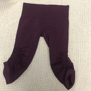 Lululemon in the flow crops